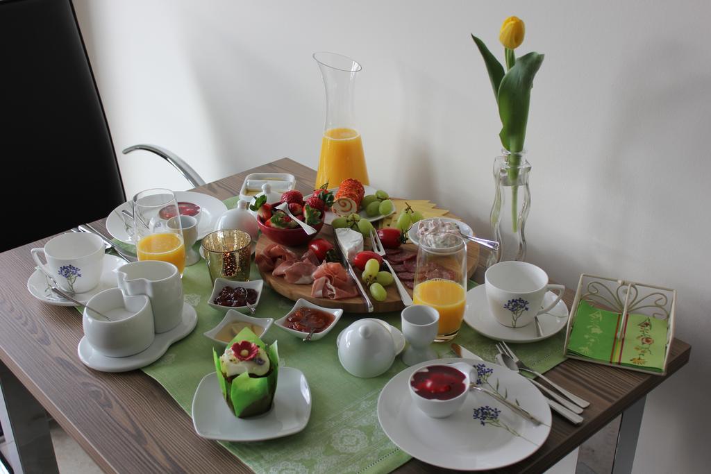 Hotel Haus Kallenberg Herbrechtingen Bagian luar foto