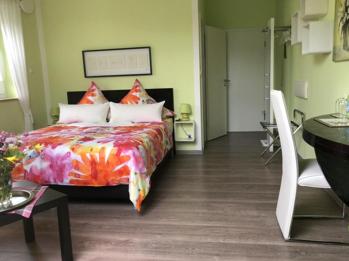 Hotel Haus Kallenberg Herbrechtingen Bagian luar foto